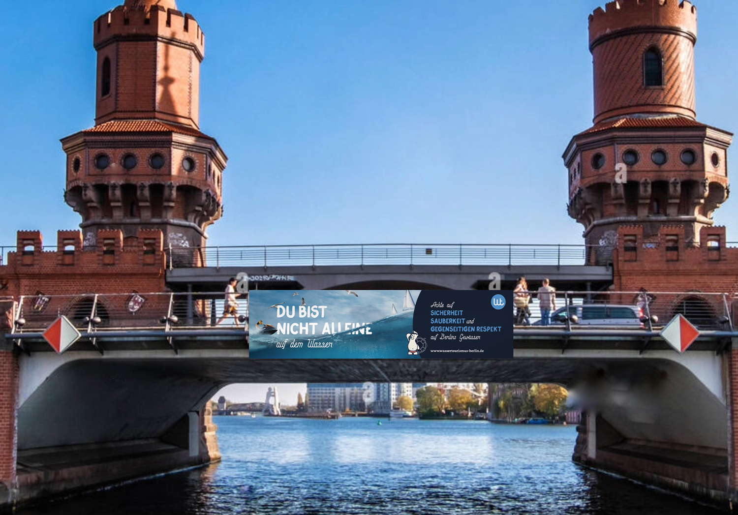 Brückenbanner: 4 x 1 Meter.